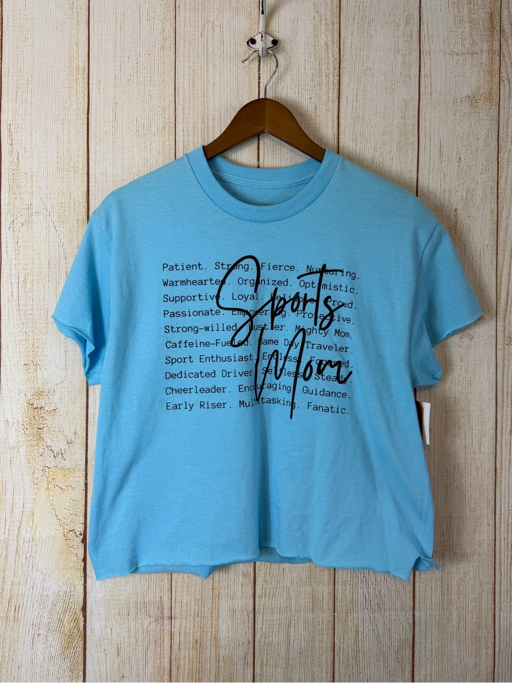 Sports Mom cropped tee